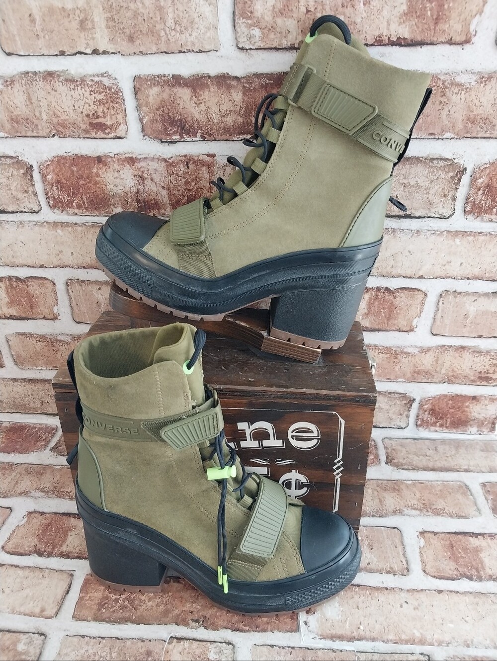 Pre-owned Converse All-star GR82 heeled Boot